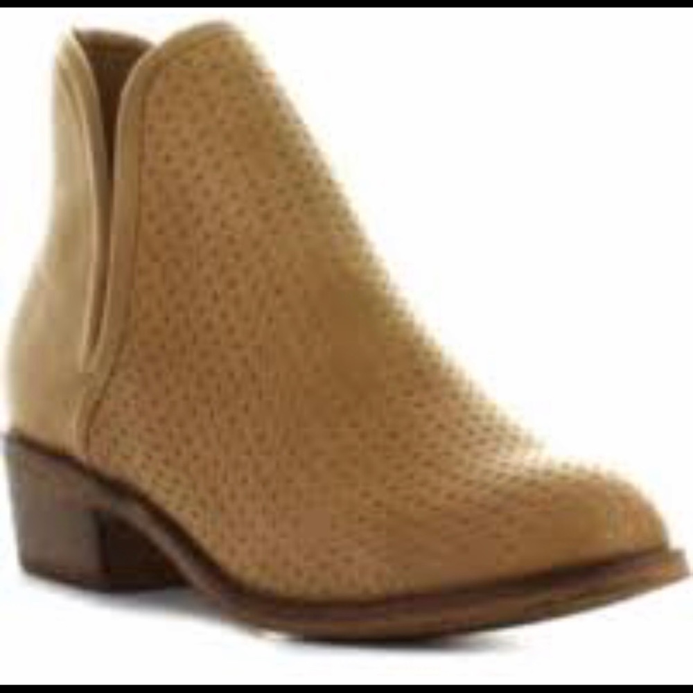 Seven Boho Booties Size 9 Tan
